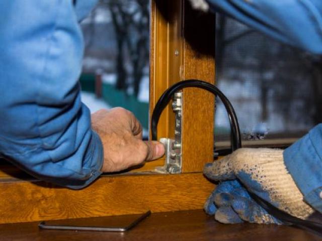 Замена фурнитуры и уплотнителей на окнах ПВХ., Минск