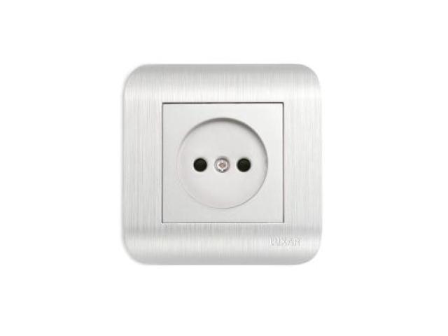 Розетка LUXAR Deco 10.020.03 серебро с рифленой рамкой, 250В 16А, 