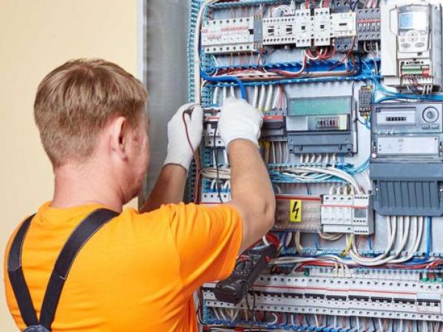 Услуги электрика выезд на дом, Москва Услуги электрика выезд на дом, Москва