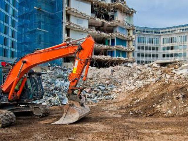 Демонтаж зданий с вывозом строительного мусора самосвалами, Краснодар