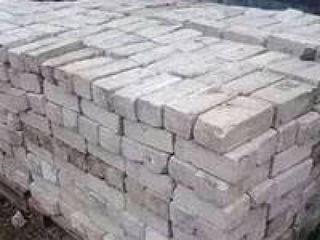 Продам стройматериалы: кирпич, плиты, блоки б/у, Луганск