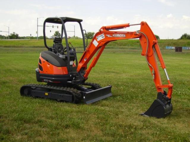 Аренда мини-экскаватора в Санкт-Петербурге и Ленинградской области, Санкт-Петербург