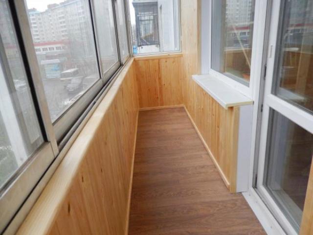 Внутренняя обшивка, утепление балконов, лоджий вагонкой, панелями Красноярск, Красноярск