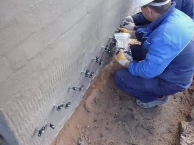 Усиление фундамента без копки, укрепление грунта инъектированием, Шахты