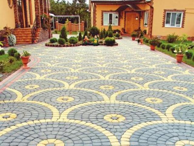 Укладка тротуарной плитки и брусчатки.Бетон, Краснодар