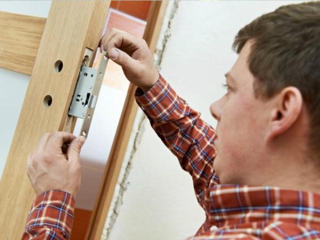 Монтаж межкомнатных дверей, Санкт-Петербург