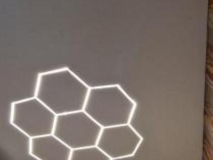 Любовь и поддержка в эпоху перемен, Москва