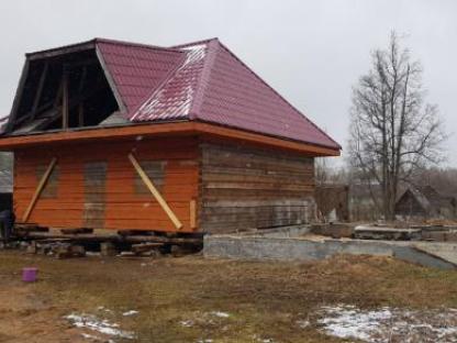 Замена гнилых брёвен дома, подъем дома, Минск