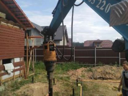 Монтаж винтовых свай техникой., Всеволожск